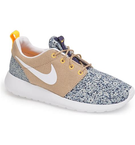 Womens nike roshe run + FREE SHIPPING 